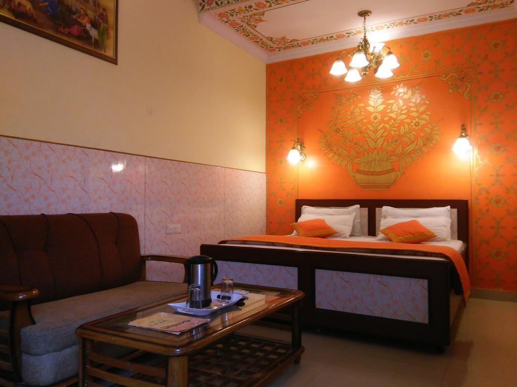 Hotel Golden Heritage Джайпур Екстериор снимка